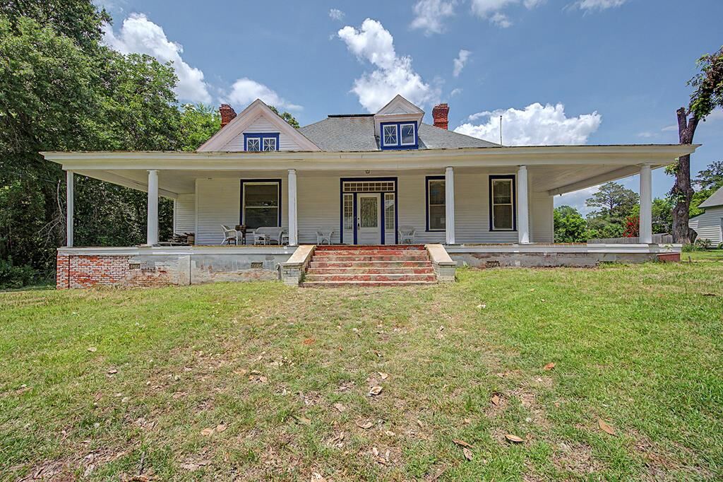 Property Photo:  554 E Lee Street  GA 39842 