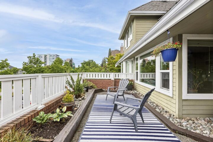 240 E Keith Road 7 — photo 1
