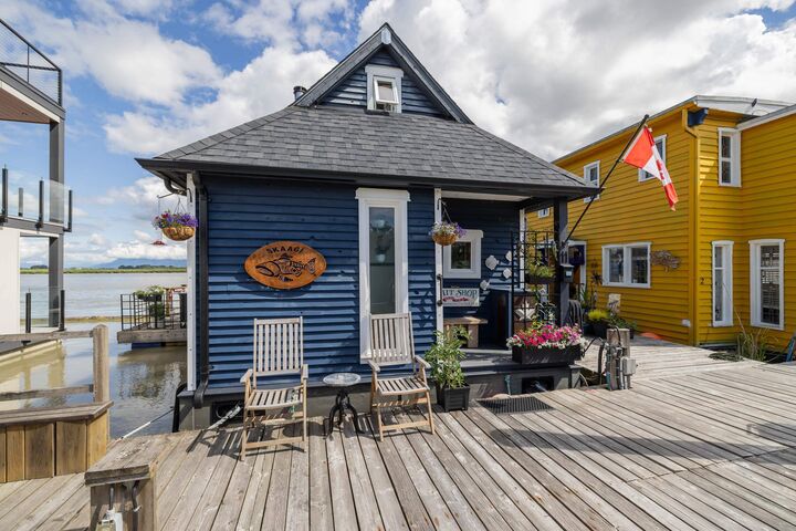 Property Photo: 3871 W River Road 11 BC V4K 3N2