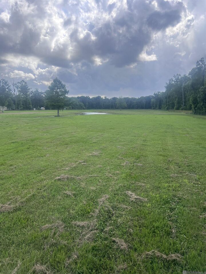 Property Photo:  La Hwy 22  LA 70774 