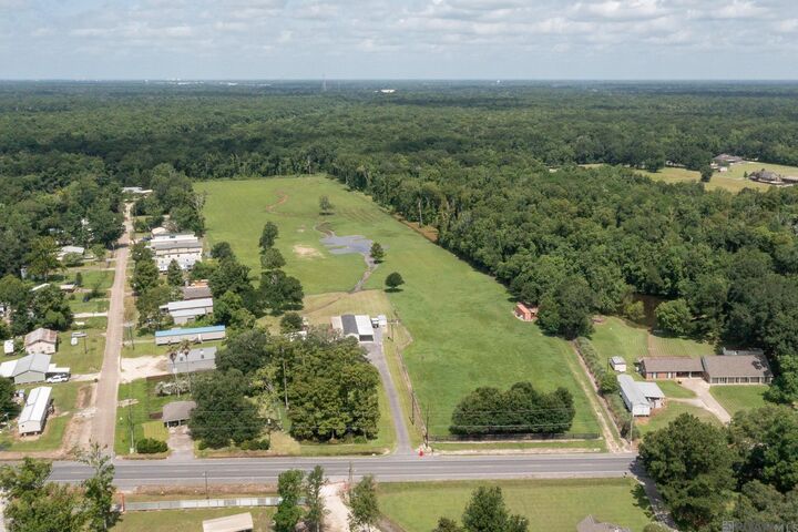 Property Photo:  La Hwy 22  LA 70774 