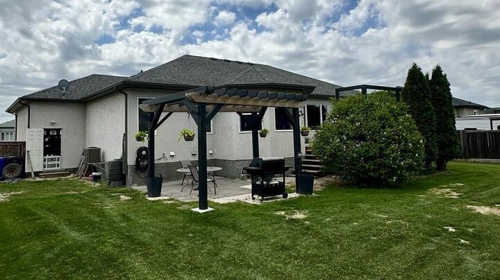 Property Photo:  3 David Place  MB R0E 1J1 