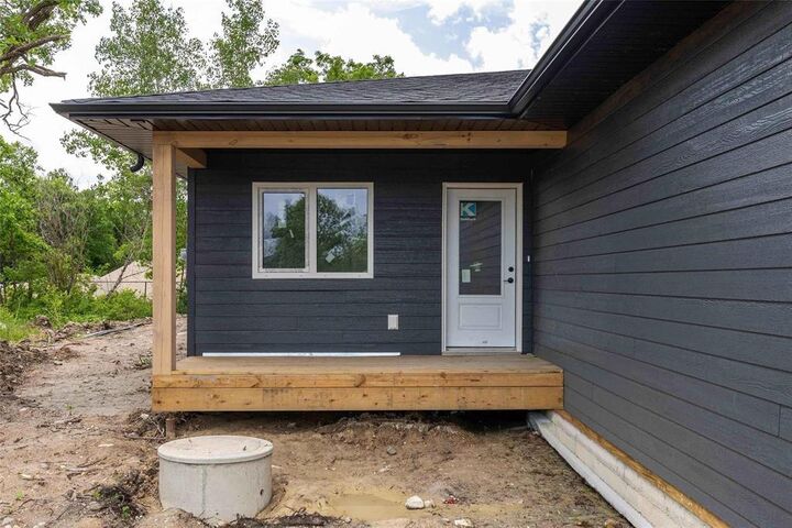 Property Photo:  216 Barkman Avenue  MB R0A 0V2 