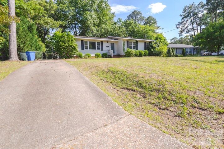 Property Photo:  1809 Manteo Street  NC 28303 