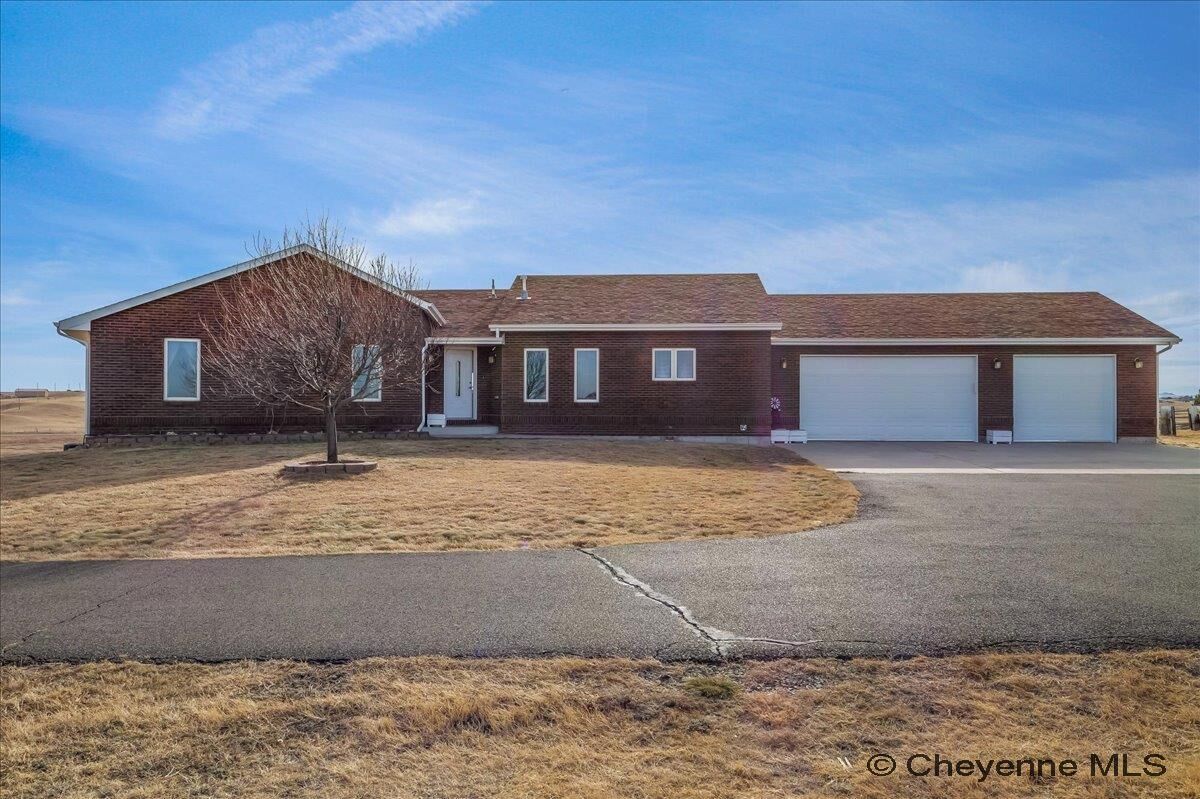Property Photo: 5293 Thunder Ridge Rd WY 82009