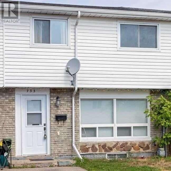 Property Photo:  733 Parkview Crescent  ON N3H 5A1 