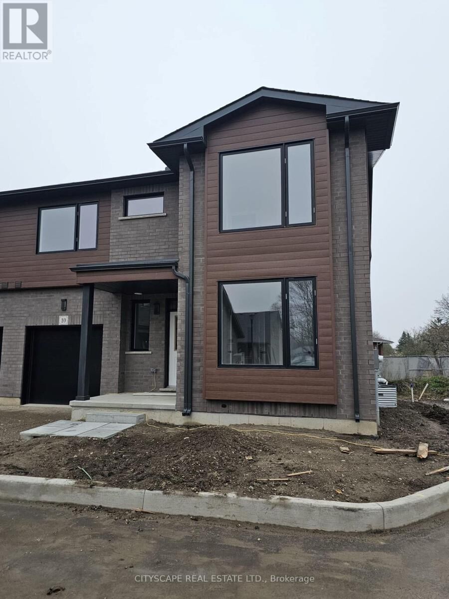 Property Photo:  264 Blair Road West 10  ON N1S 4K9 