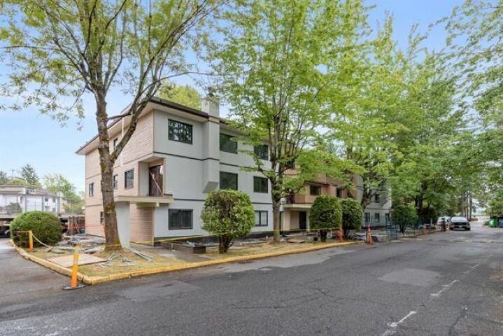 Property Photo: 7120 133 Street 204 BC V3W 1Z7