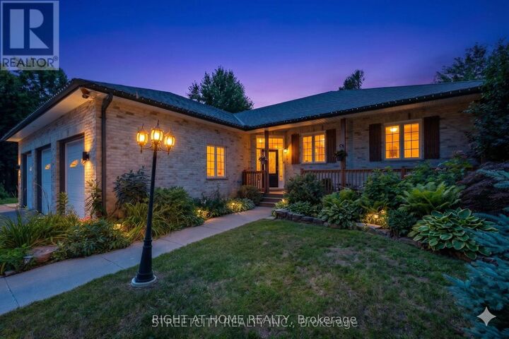 1163 Crumlin Sideroad — photo 1