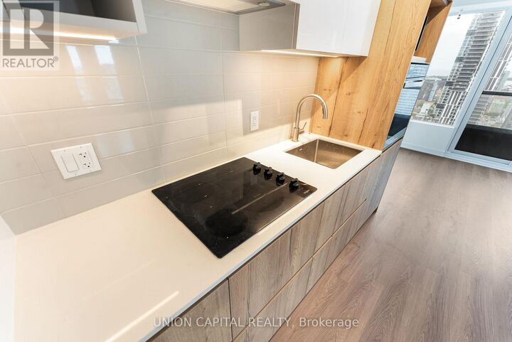 Property Photo: 319 Jarvis Street 3702 ON M5B 0C8