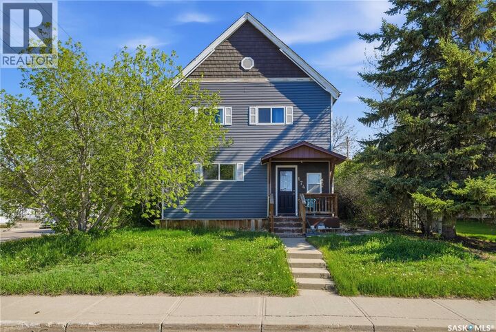 Property Photo:  174 Ominica Street W  SK S6H 1X2 
