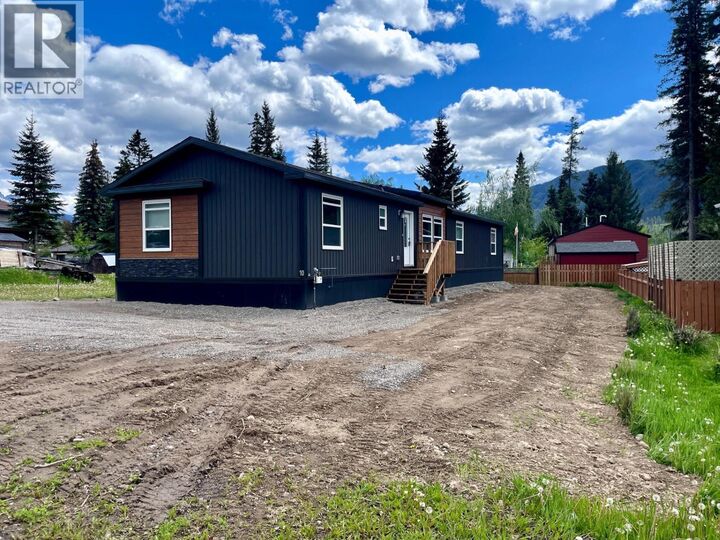 Property Photo: 10 Chimo Crescent BC V0B 1H0