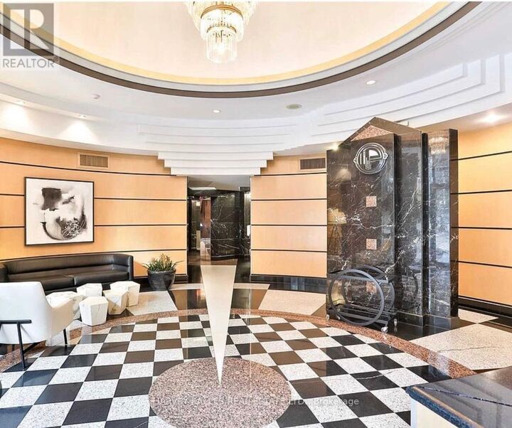 Property Photo:  33 University Avenue 2101  ON M5J 2S7 