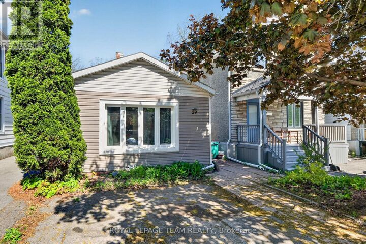 Property Photo: 29 Stevenson Avenue ON K1Z 6M9