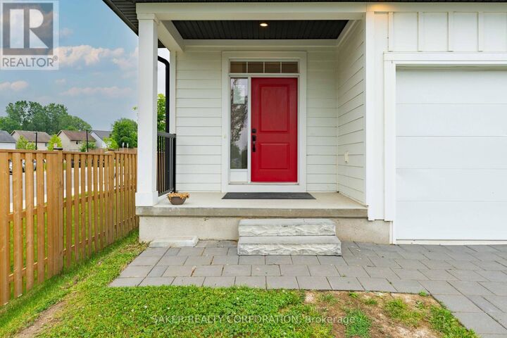 Property Photo: 939 Deveron Crescent ON N5X 3X4