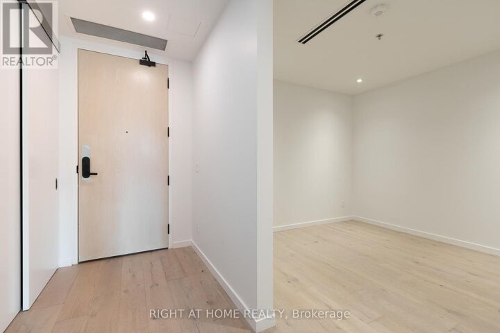 Property Photo: 778 Queen Street East 206 ON M4M 1H4