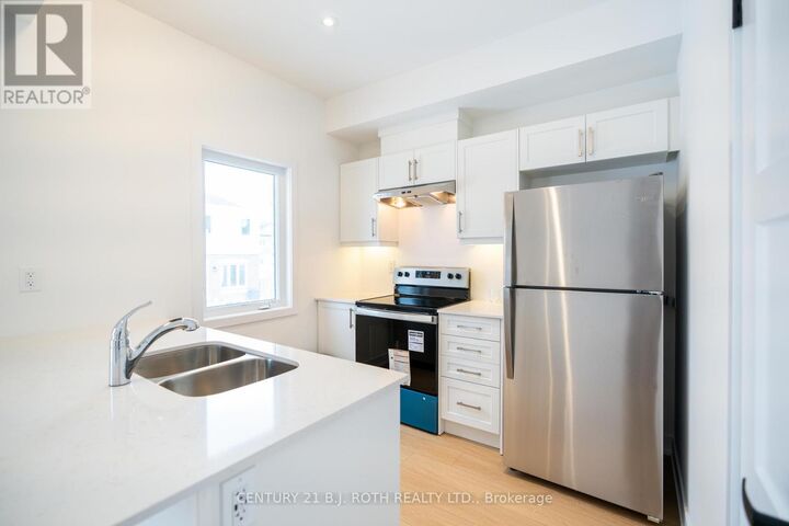 Property Photo: 236 Prince William Way ON L4N 0Y9