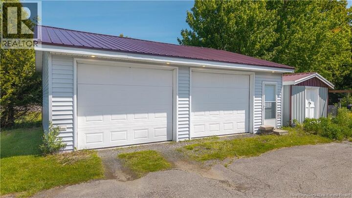 Property Photo: 7 Citizens Court NB E3L 3C5
