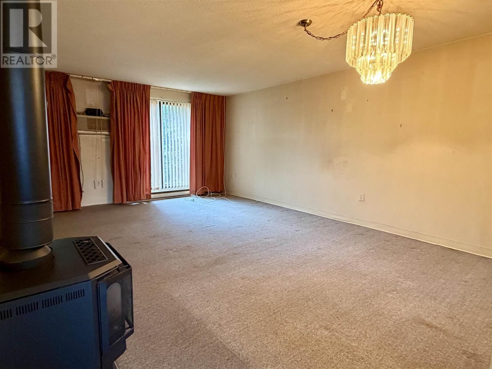Property Photo: 147 Hillside Dr S ON P5A 1N2