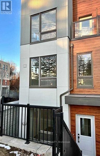 Property Photo:  1666 Pleasure Valley Path  ON L1G 4X8 