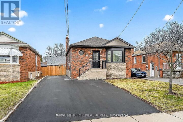 Property Photo:  191 East 32nd Street  ON L8V 3S1 