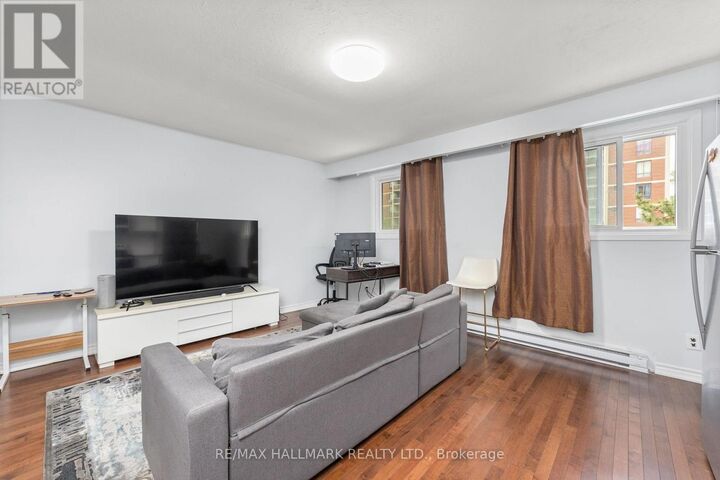 Property Photo:  82 Halsey Avenue 3  ON M4B 1A9 