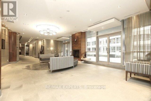 Property Photo: 763 Bay Street 2914 ON M5G 2R3