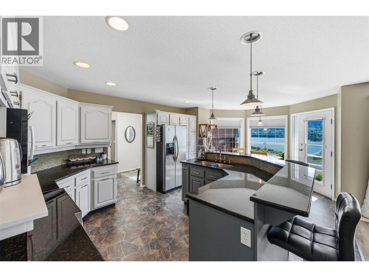 Property Photo: 422 Ridge Road BC V2A 8N7