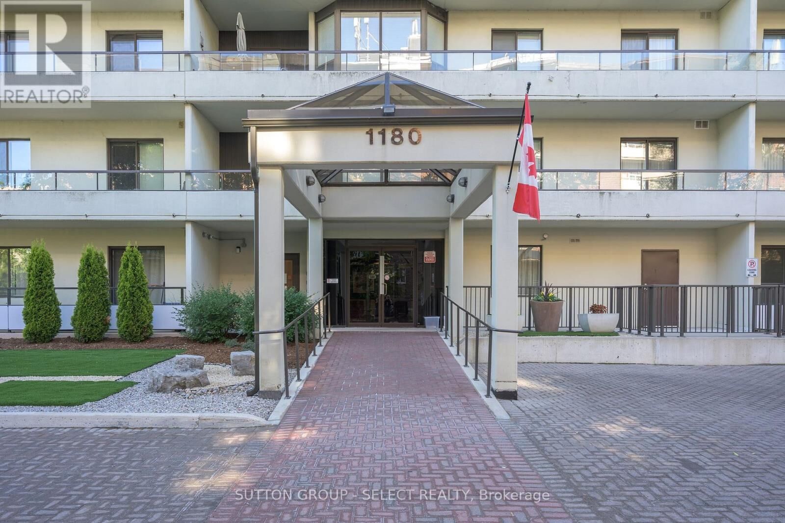 Property Photo: 1180 Commissioners Road West 702 ON N6K 4J2