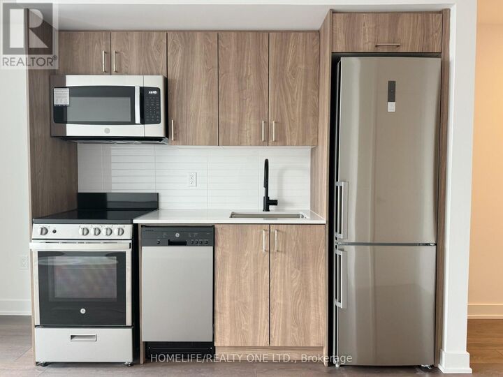 Property Photo:  758 Dovercourt Road 308  ON M6H 0G7 