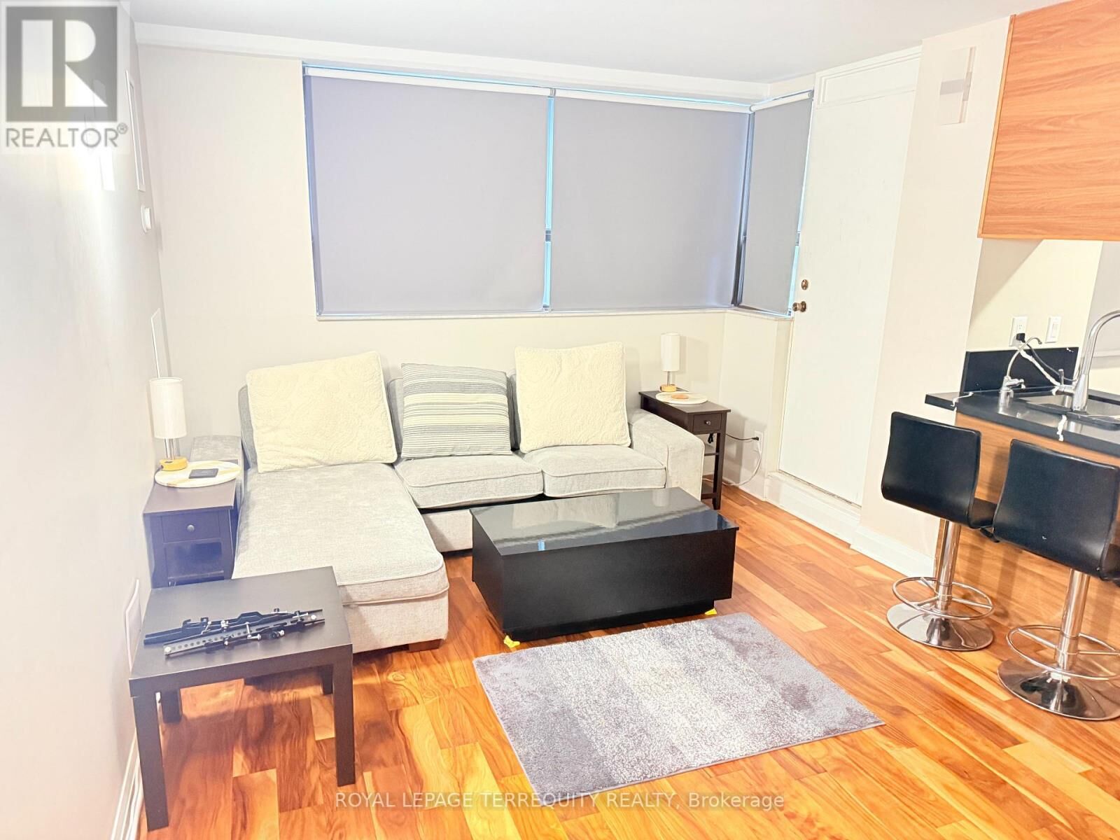 Property Photo:  60 Saint Patrick Street 636  ON M5T 2X5 