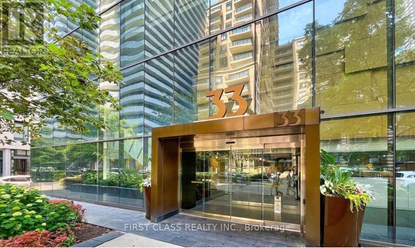 Property Photo:  33 Charles Street East 3410  ON M4Y 0A2 