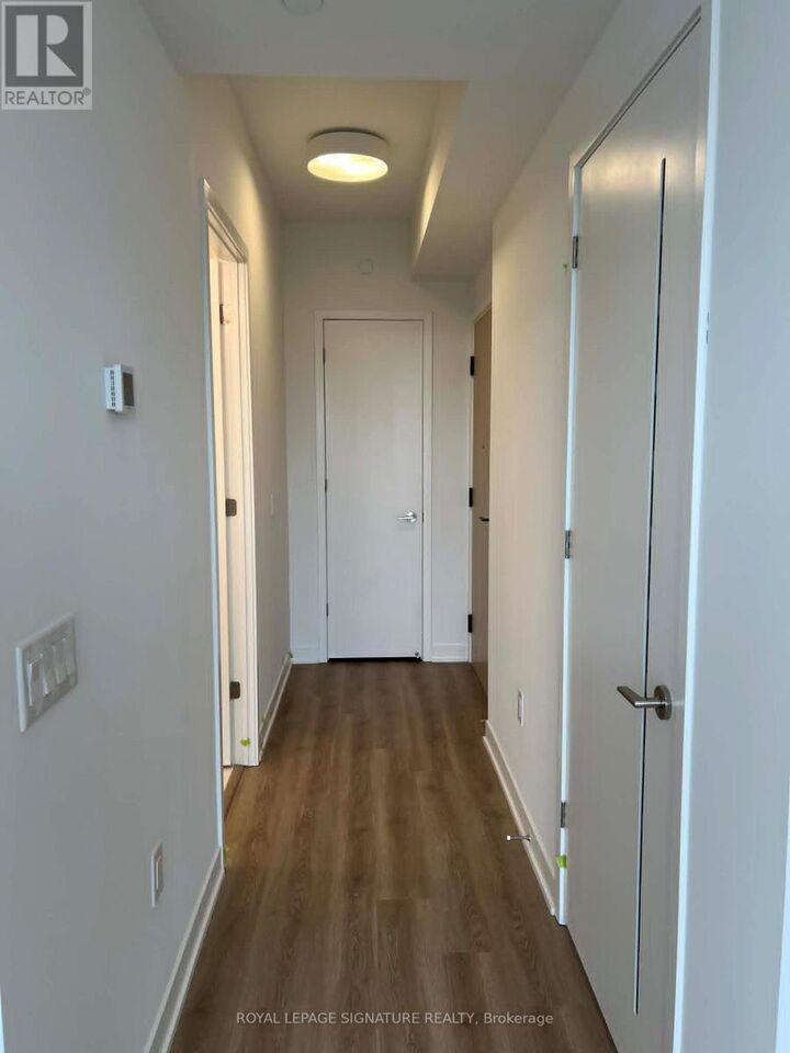 Property Photo:  10 Oak Street 1810  ON M5A 0Z1 