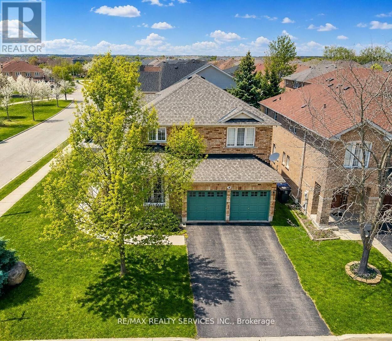 Property Photo:  21 Filbert Way  ON L7A 3G2 