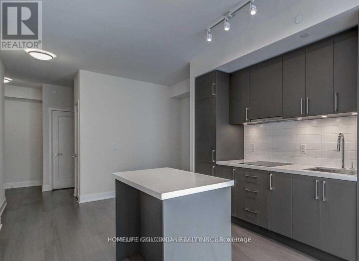 Property Photo:  88 Cumberland Street 901  ON M5R 0C8 
