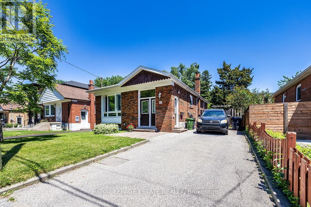 Property Photo:  89 Vanbrugh Avenue  ON M1N 3T4 