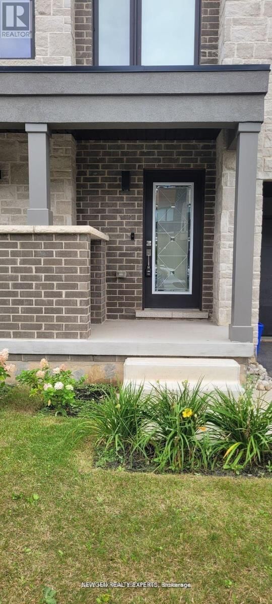 Property Photo: 74 Windtree Way ON L7G 0P6
