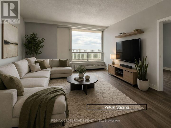 Property Photo:  363 Lakeshore Road East 802  ON L5G 1H7 