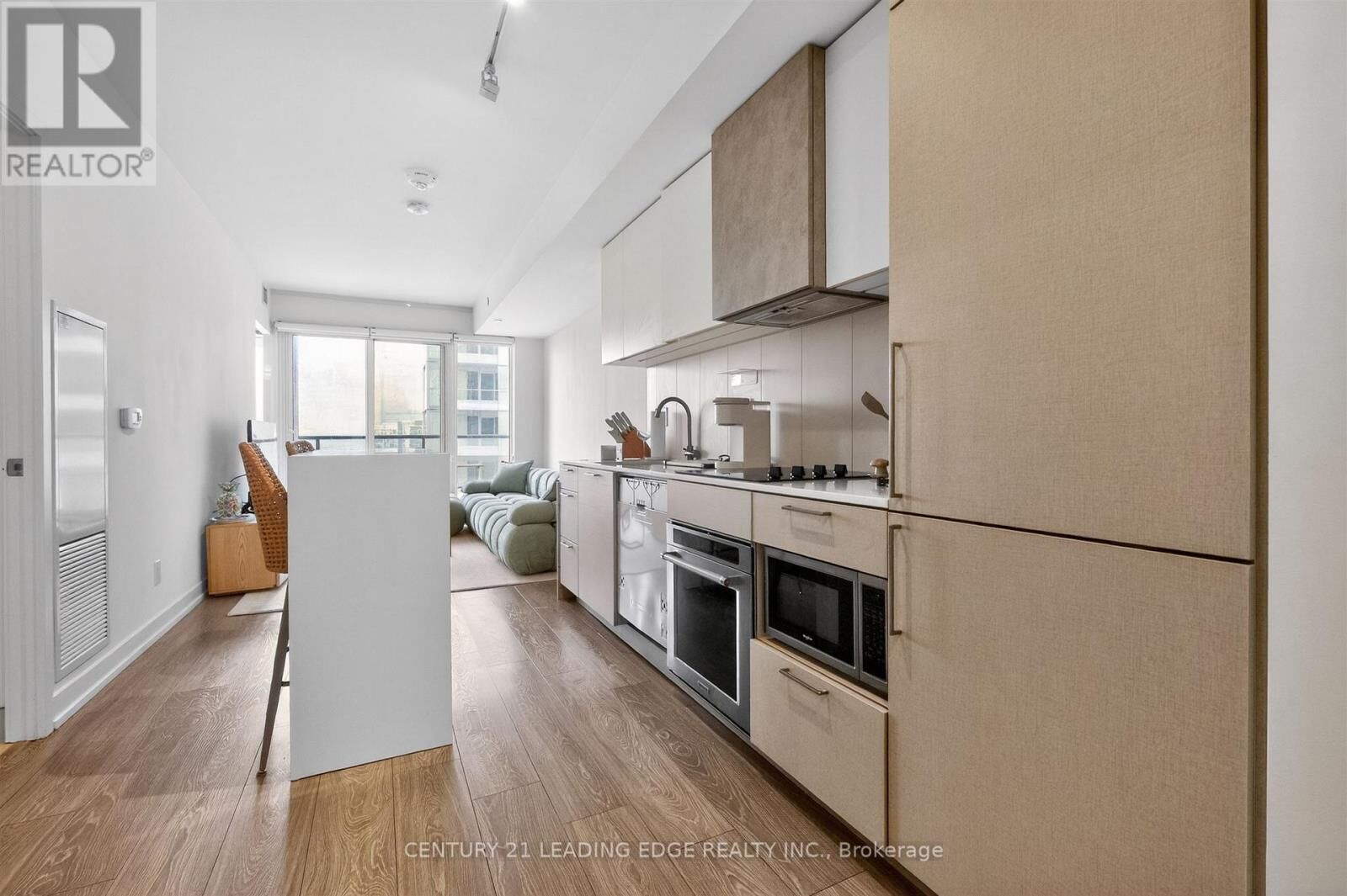 Property Photo:  19 Western Battery Road 1020  ON M6K 3S4 