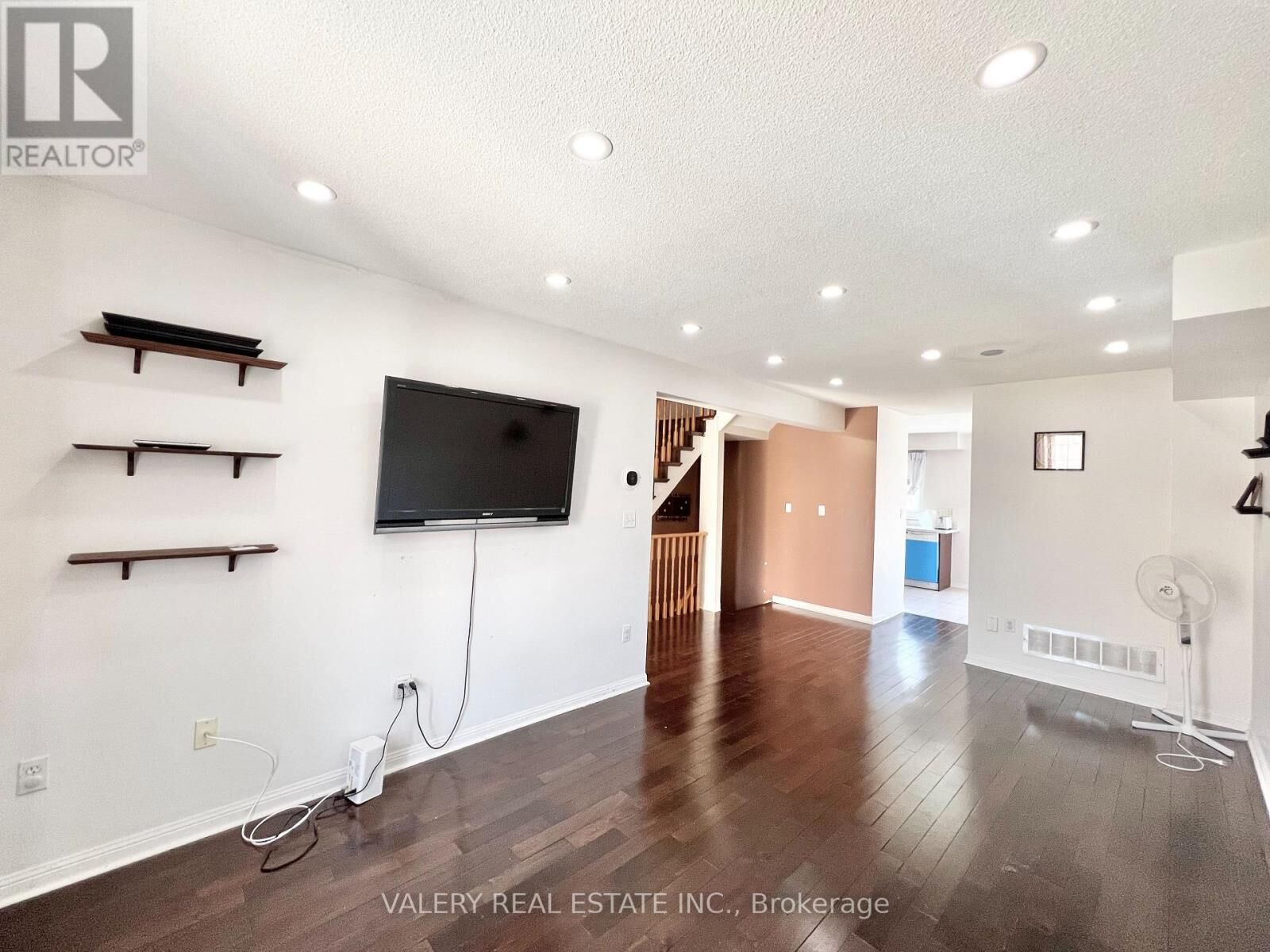 Property Photo:  80 Acorn Pl Place 61  ON L4Z 4E1 