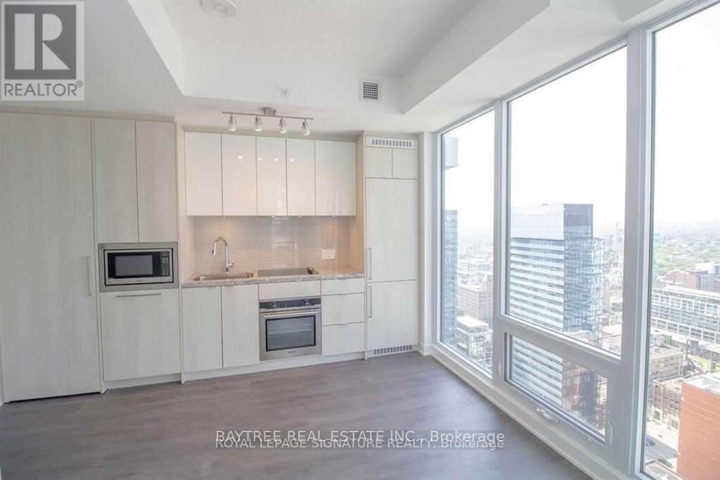 Property Photo:  115 Blue Jays Way 4311  ON M5V 0N4 
