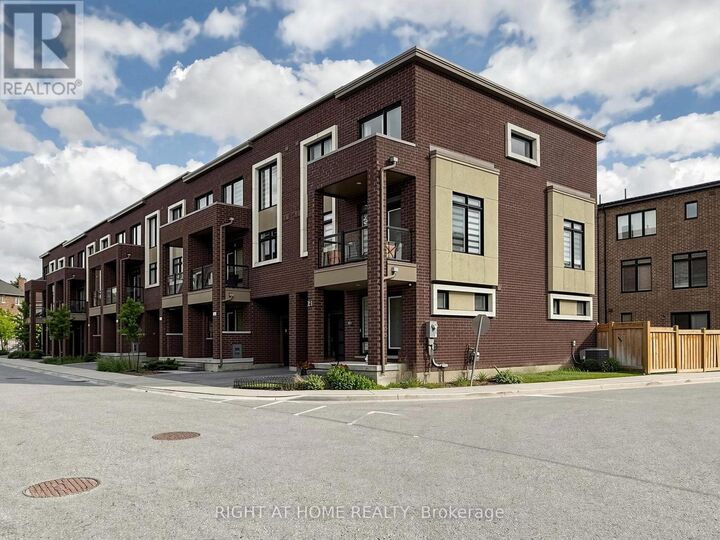Property Photo:  23 Moneypenny Place  ON L4J 0K9 