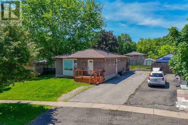 Property Photo: 10 Newleaf Crescent ON L3C 6B4