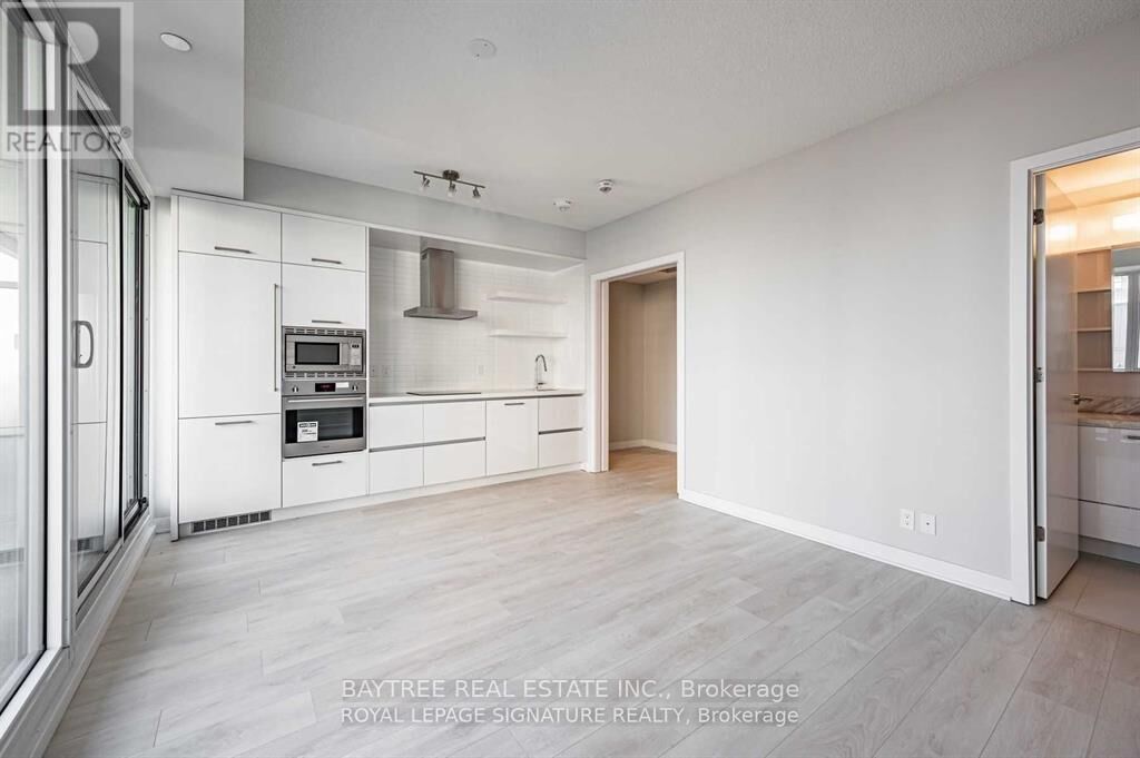 Property Photo: 2221 Yonge Street 1701 ON M4S 0B8