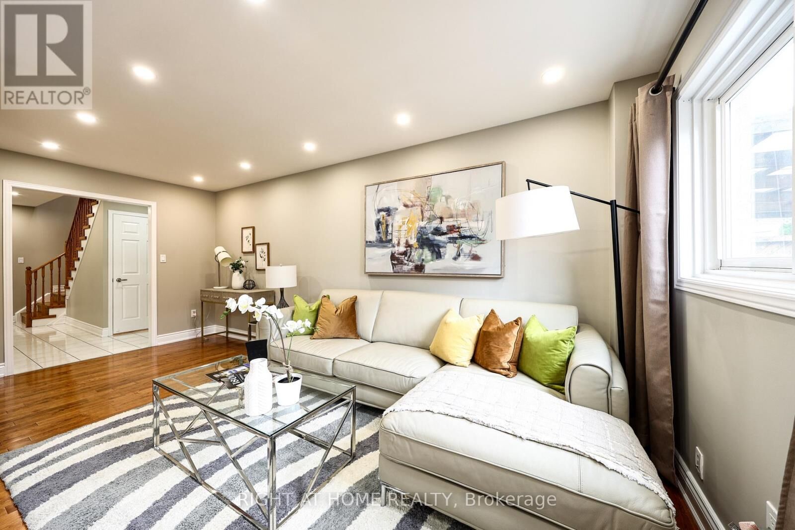 Property Photo: 5533 Richmeadow Mews ON L4Z 3T3