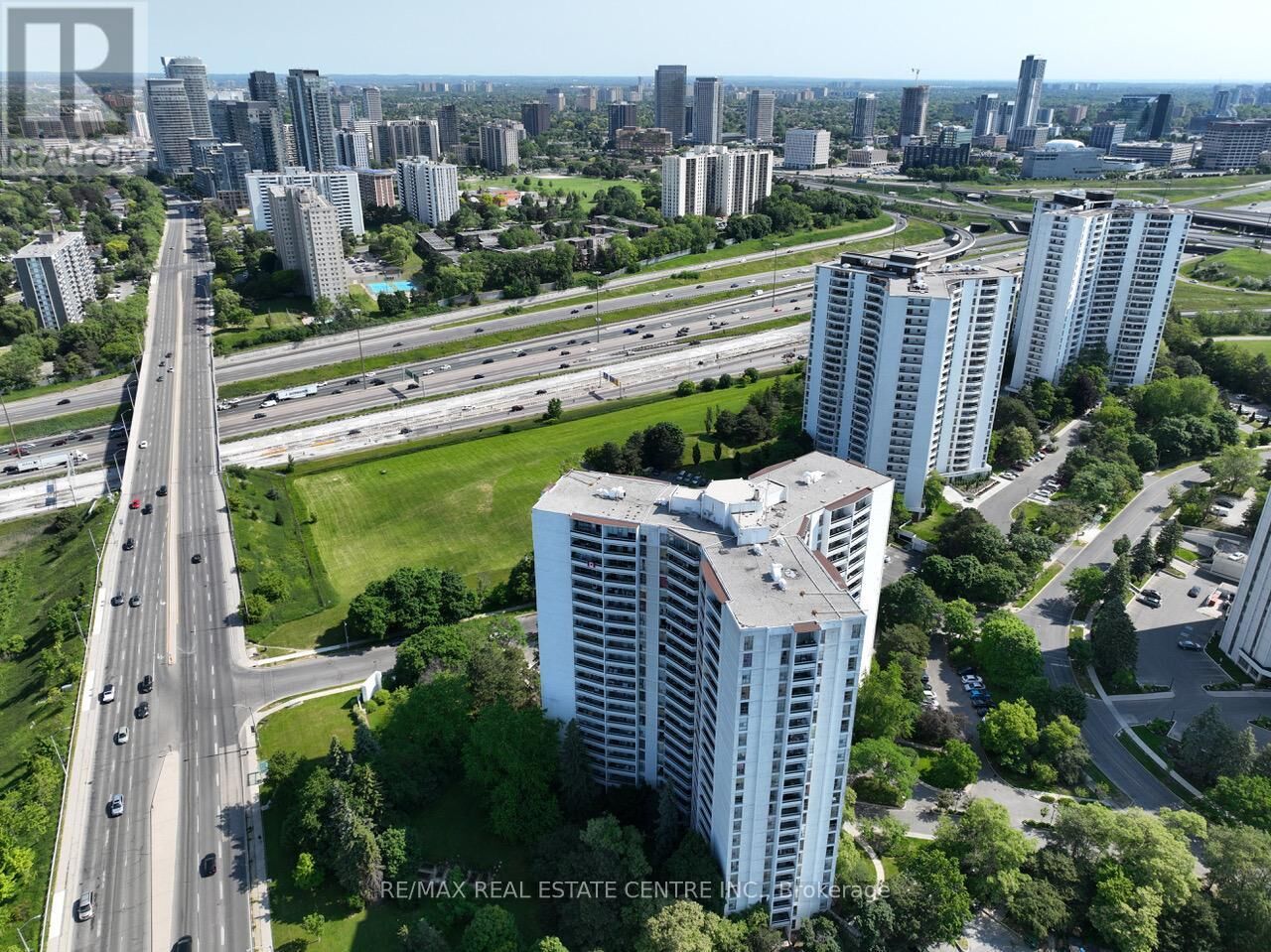 Property Photo:  150 Graydon Hall Drive 1612  ON M3A 3B3 