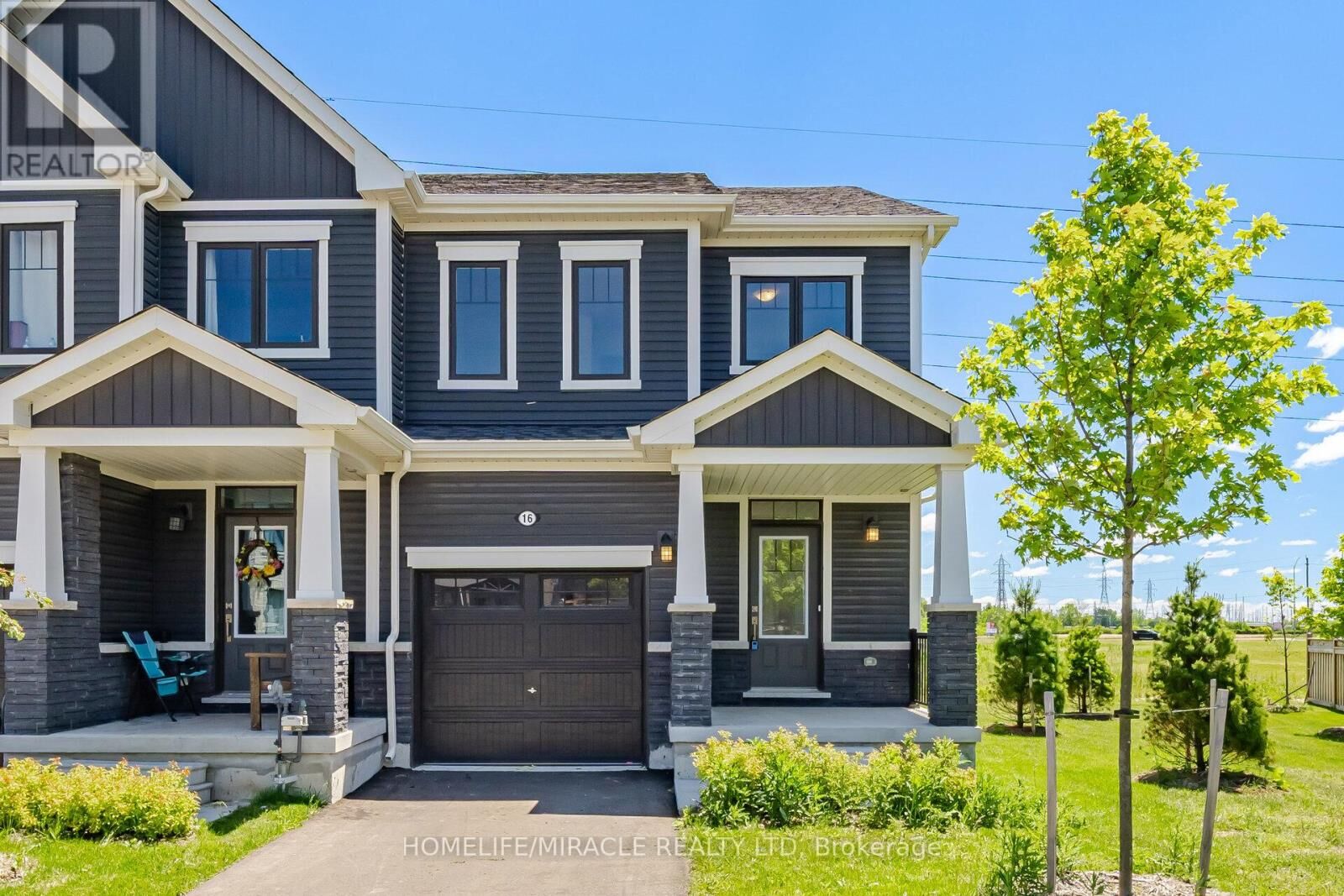 Property Photo: 15 Peach Street 16 ON L2V 0P5