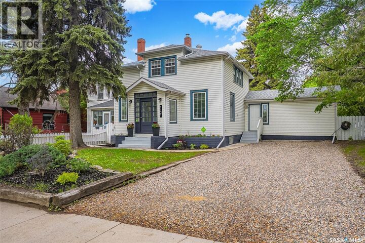 Property Photo:  1121 B Avenue N  SK S7L 1G2 
