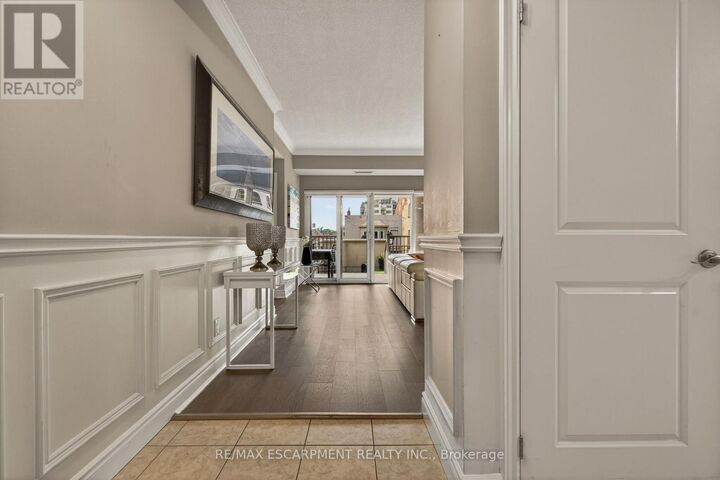 Property Photo:  1477 Lakeshore Road 202  ON L7S 1B5 