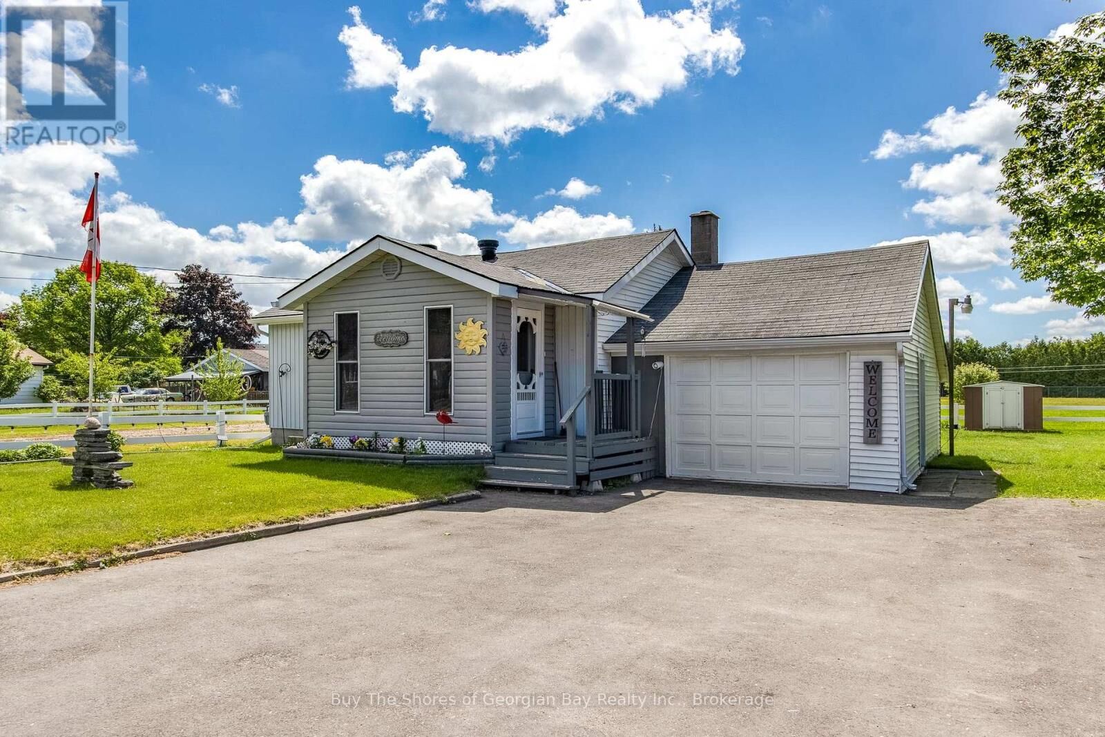 Property Photo:  17 Balm Beach Road East  ON L0L 2J0 